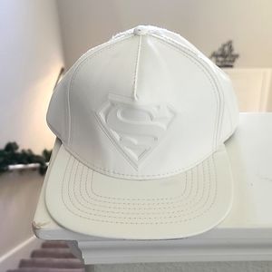 WHITE Superman logo snap back hat, one size fits most hat. Ready to wear.